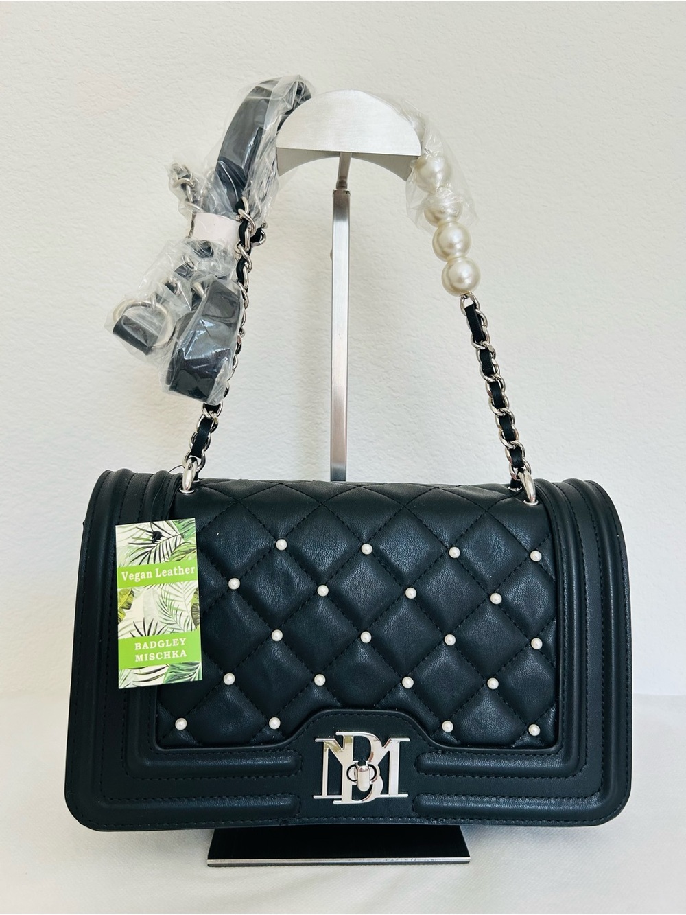 🖤NWT🤍 Badgley Mischka Black Quilted Pearl-Accented Crossbody